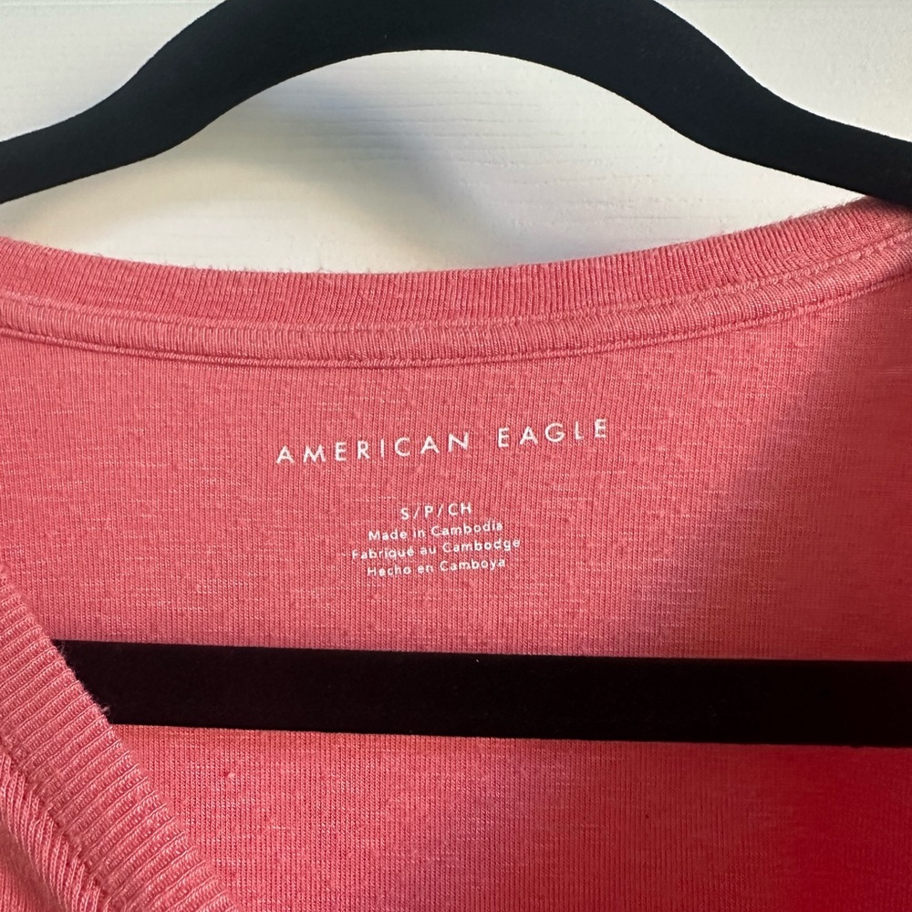 American Eagle Outfitters Pink Fitted Short Sleeve T-Shirt - Picture 2 of 2